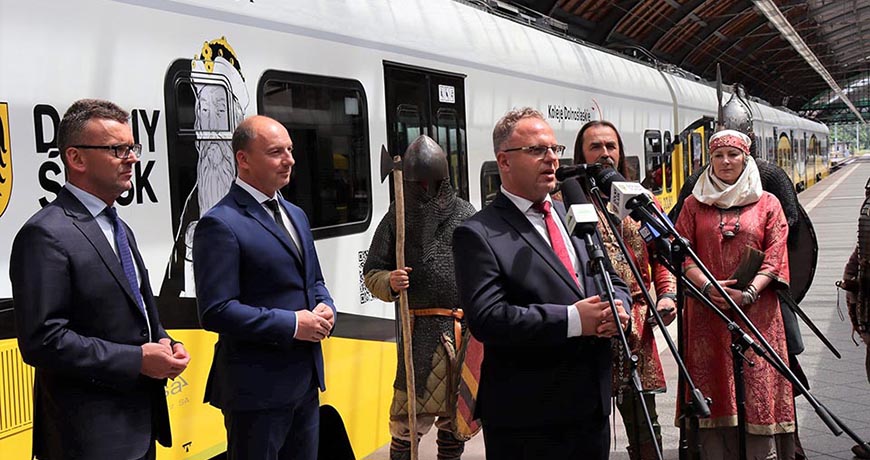 „Z przeszłości w przyszłość”. Koleje Dolnośląskie i Muzeum Miedzi we wspólnym projekcie