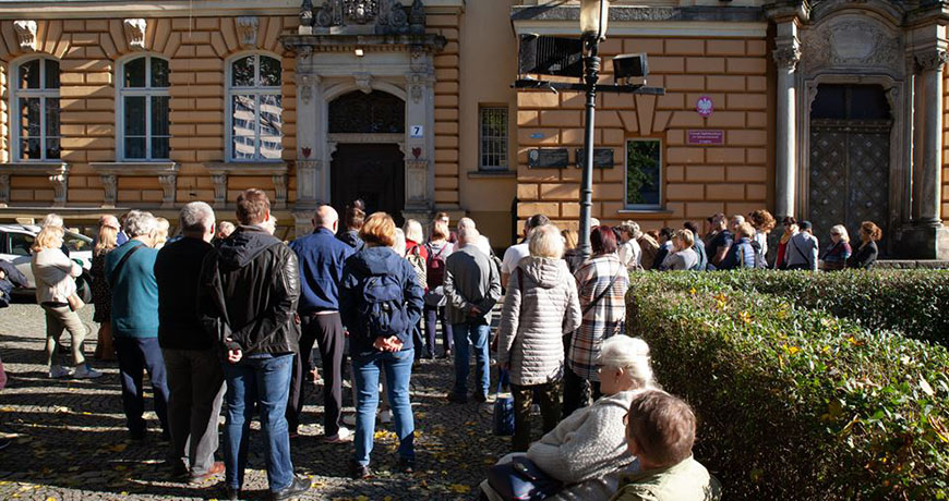 Legnicki spacer historyczny gmach I LO - fotorelacja