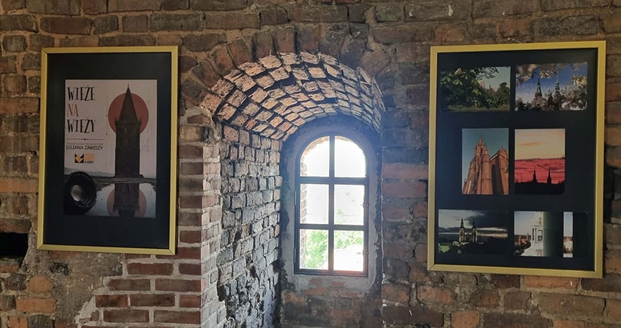 „Wieże na wieży”. Zobacz fotografie Juliana Zawiszy