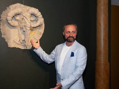 Sztuka zniszczona. Wystawa rzeźb Jacka Opały